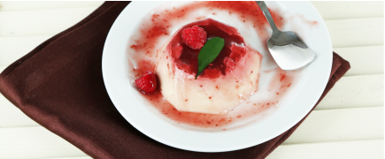 Jogurtowa Panna Cotta z malinami – Niskokaloryczny deser dla insulinoopornych