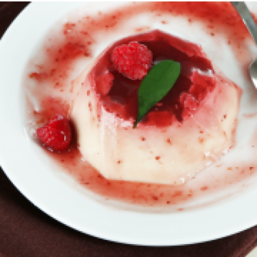 Jogurtowa Panna Cotta z malinami – Niskokaloryczny deser dla insulinoopornych